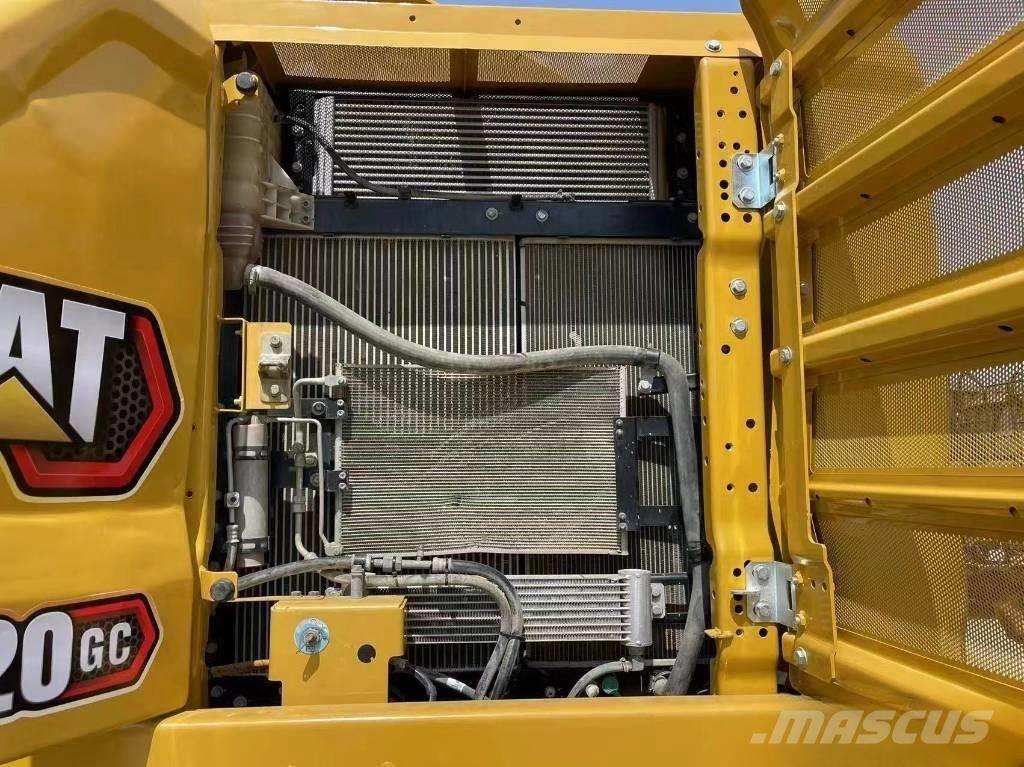 CAT 320GC Pelle sur chenilles
