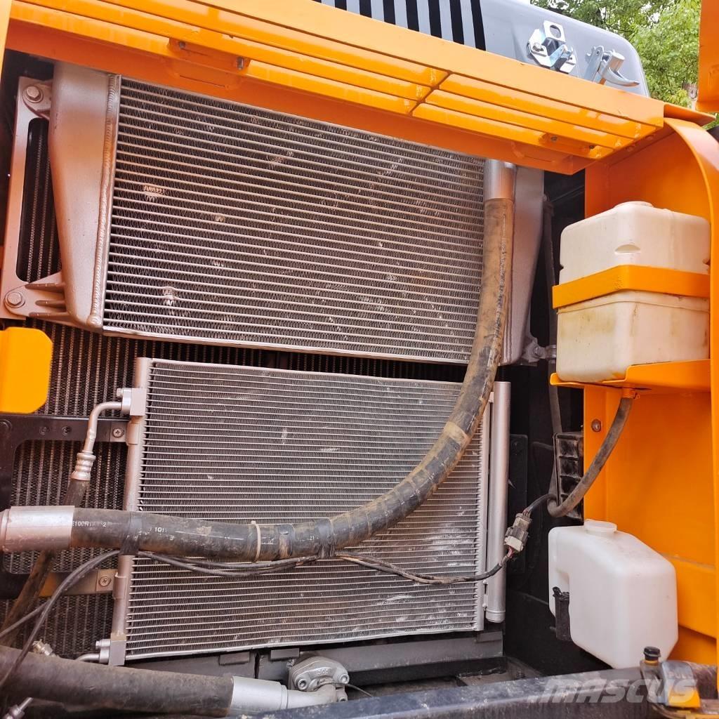 Hyundai 220LC-9S Pelle sur chenilles