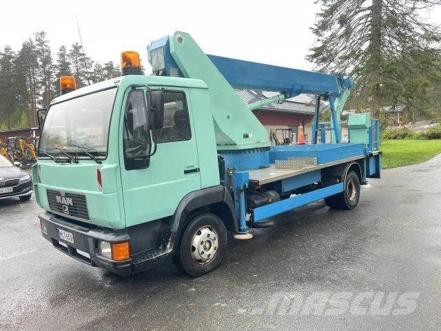 MAN L200 4x2-4300 Camion nacelle