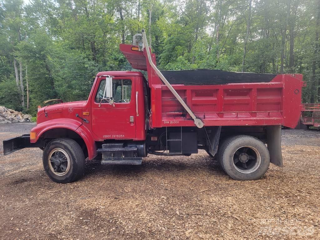 International 4900 Camion benne