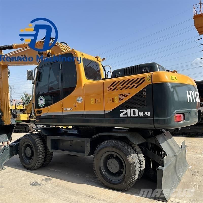 Hyundai 210W-9 Pelle sur pneus
