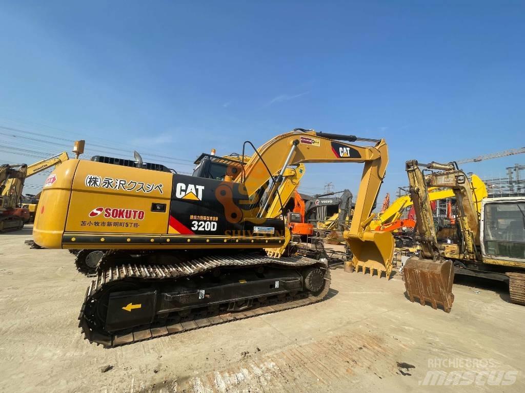 CAT 326 D2 Pelle sur chenilles