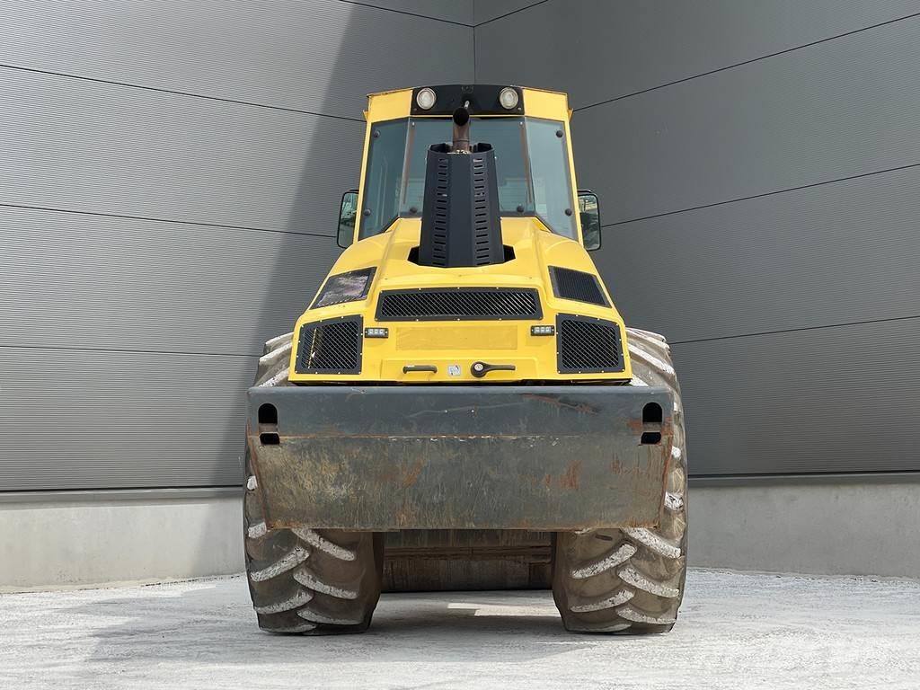 Bomag BW 216 DH-4i Rouleaux monocylindre