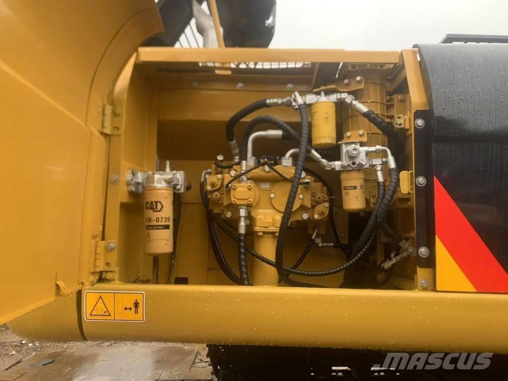 CAT 329 D Pelle sur chenilles