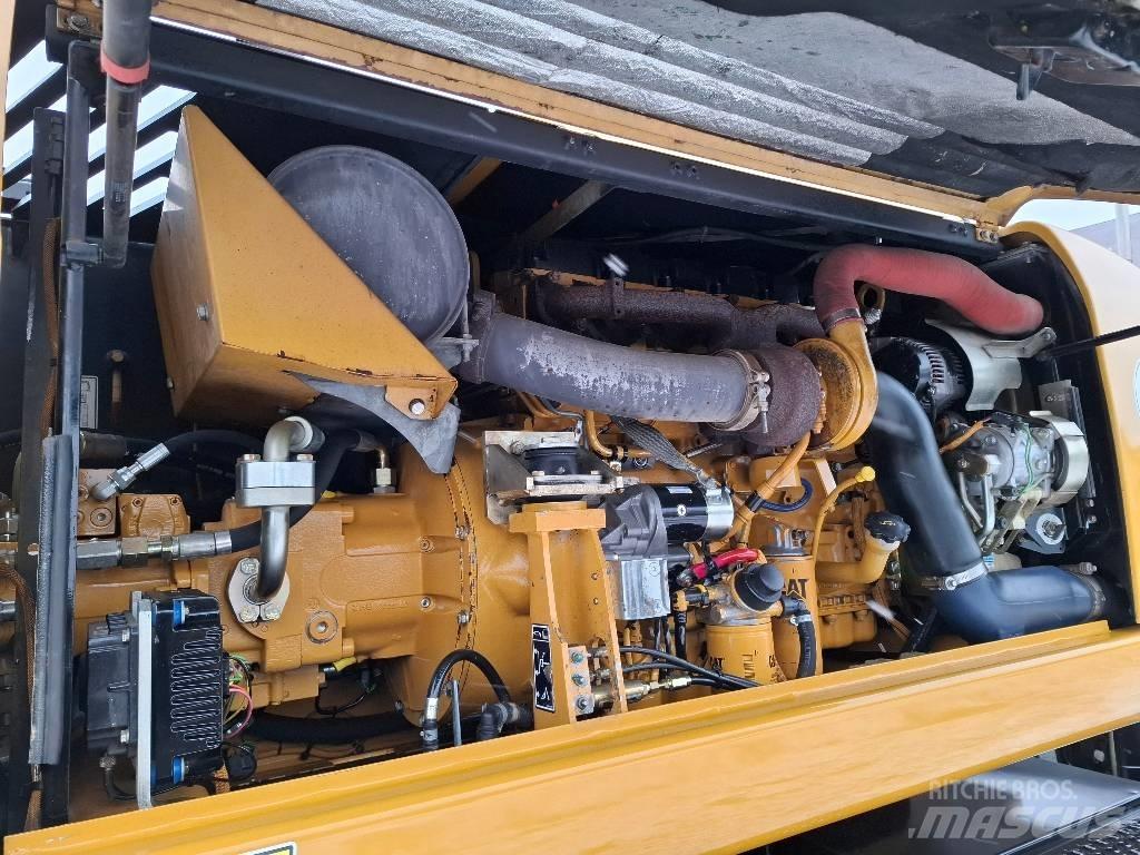 CAT 316 D Pelle sur pneus