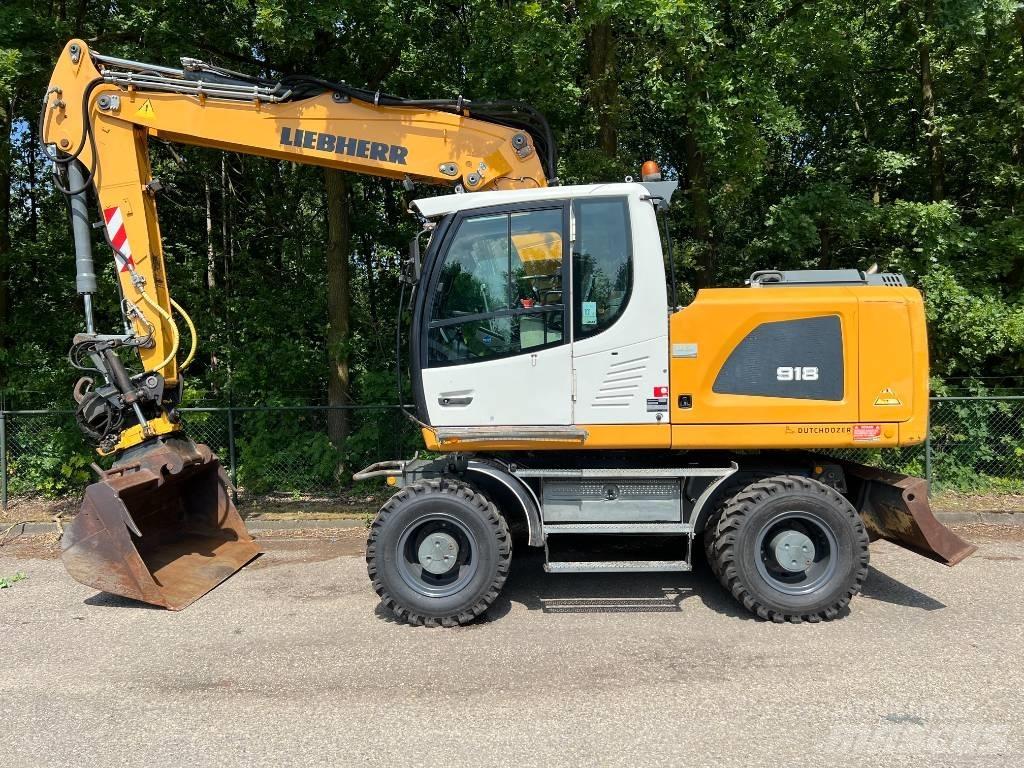 Liebherr A 918 Pelle sur pneus