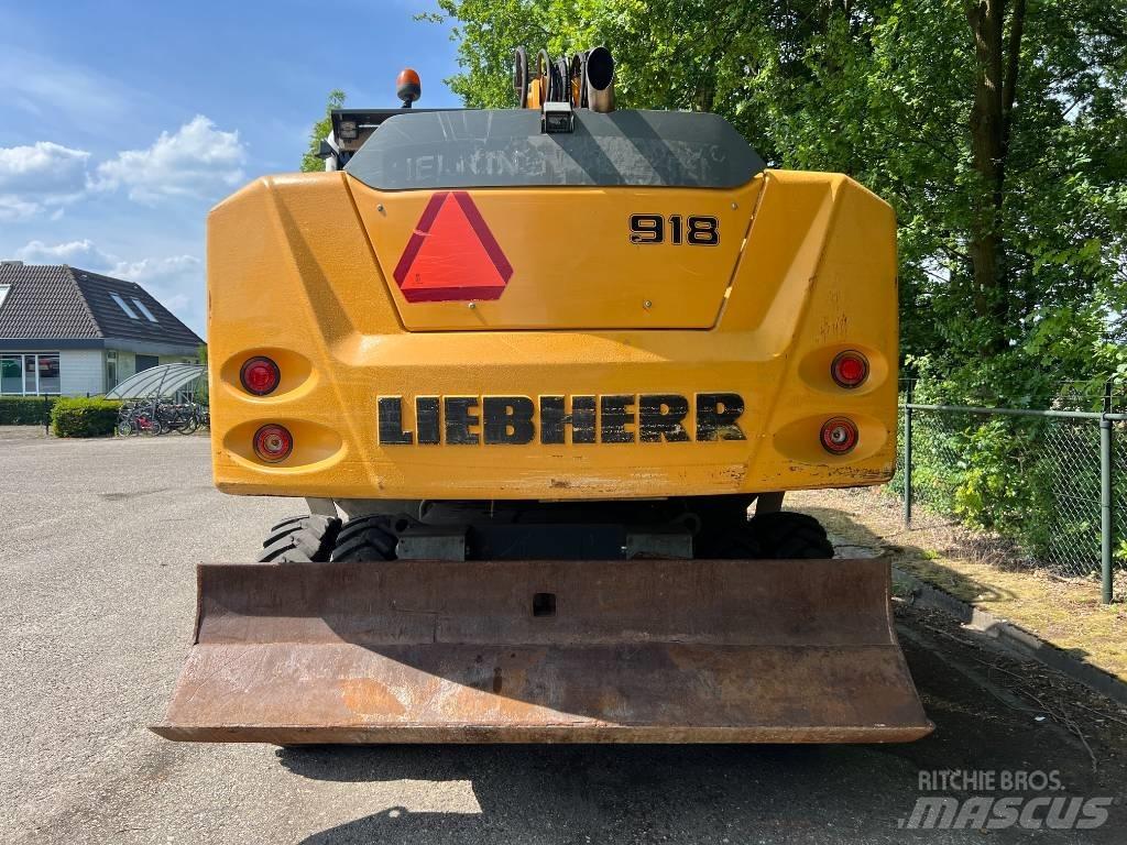 Liebherr A 918 Pelle sur pneus