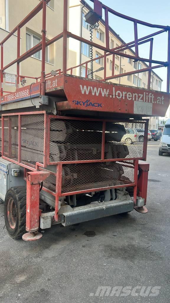 SkyJack SJ 9250 Ascenseurs de chantier