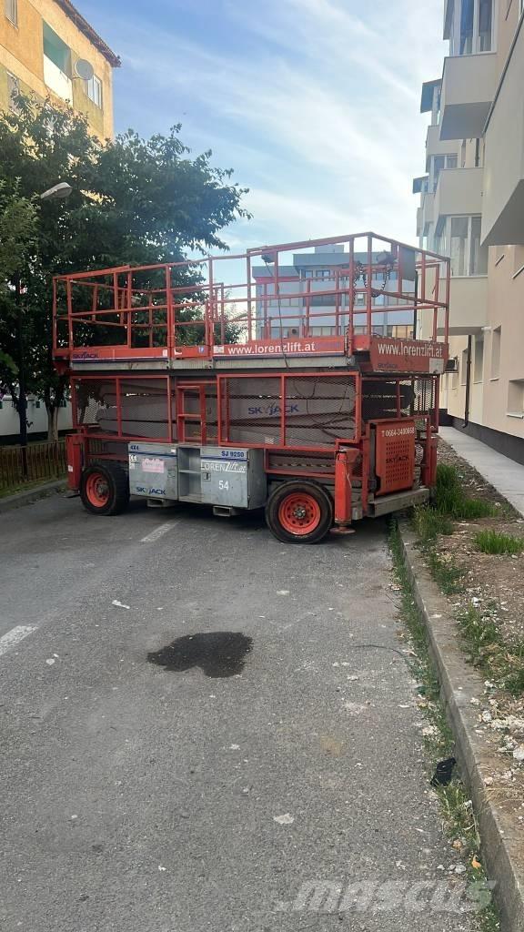 SkyJack SJ 9250 Ascenseurs de chantier