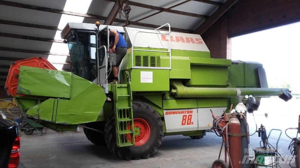 CLAAS Dominator 88 S Moissonneuse batteuse