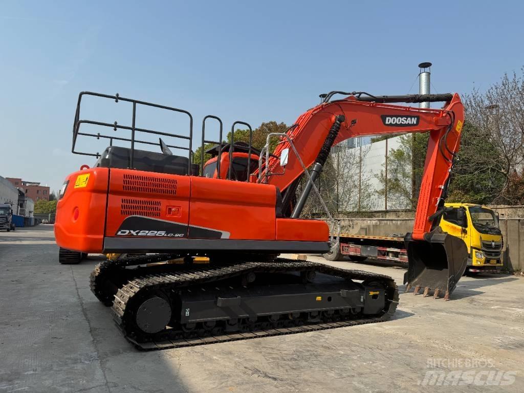 Doosan DX 225 LC Pelle sur chenilles