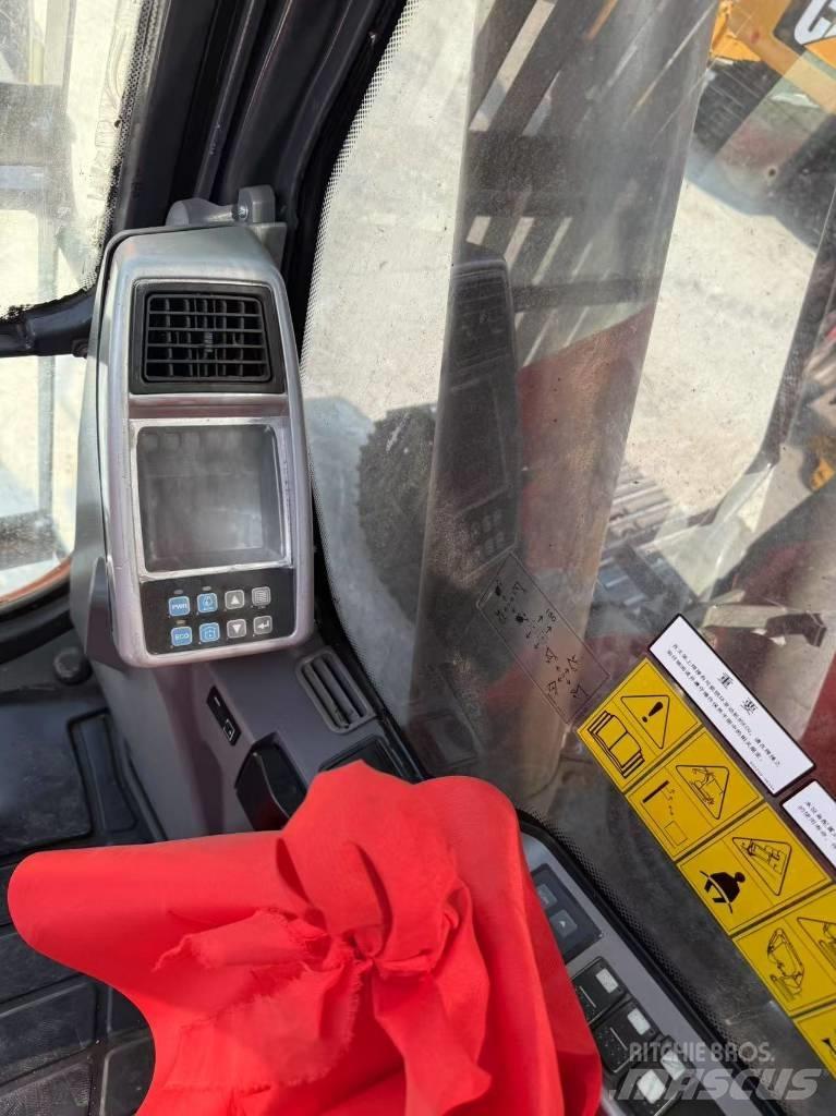 Doosan DX 225 LC Pelle sur chenilles