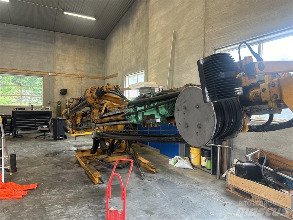 CAT 335 F L Foreuse de surface