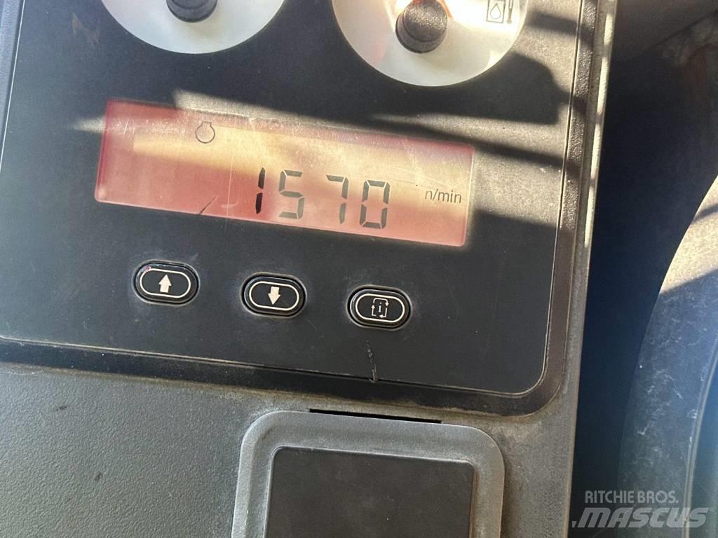 CAT 246 C Chargeuse compacte