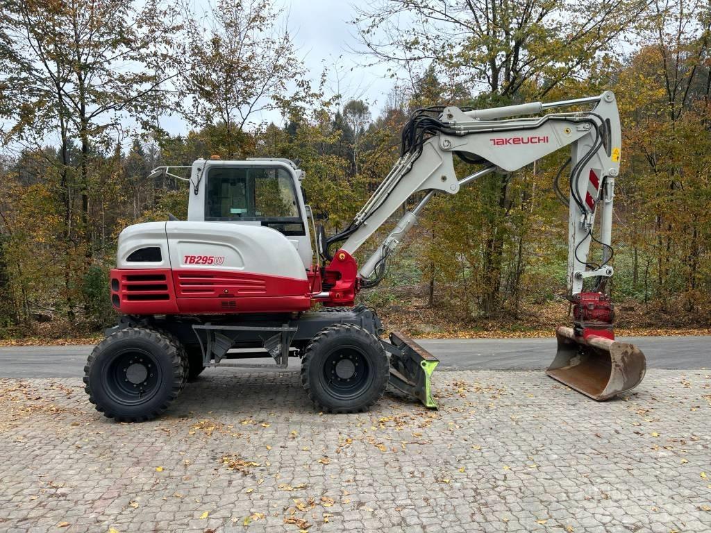 Takeuchi TB 295 W Pelle sur pneus