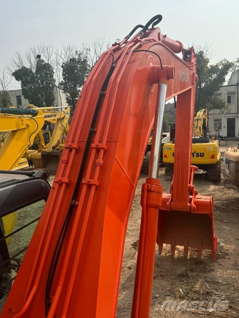 Hitachi ZX 240 Pelle sur chenilles