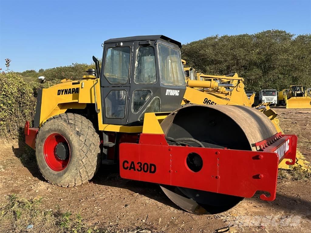 Dynapac CA 30 D Rouleaux monocylindre