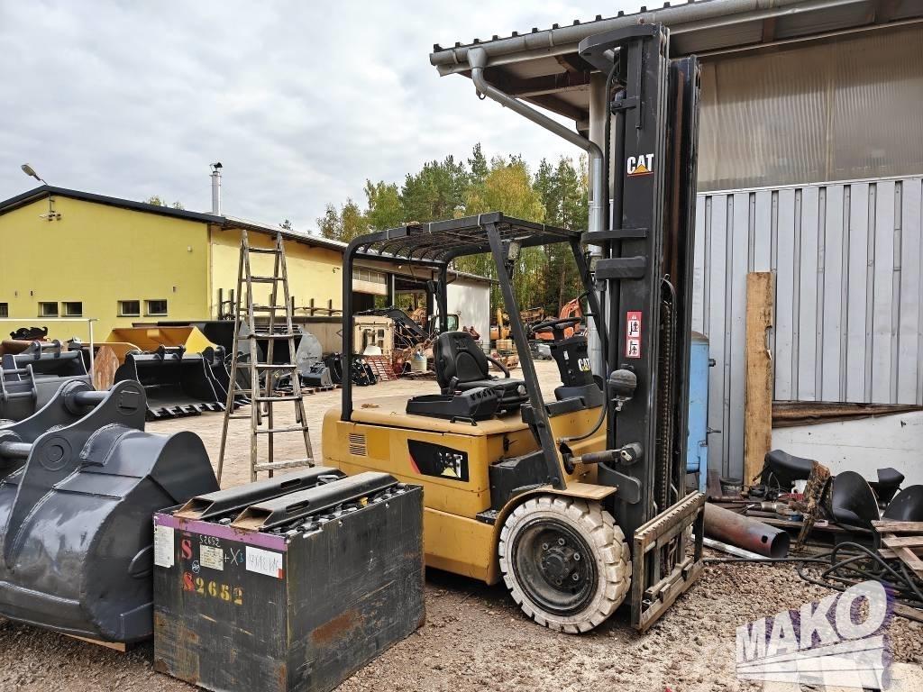 CAT EP 35 K PAC Chariots élévateurs électriques