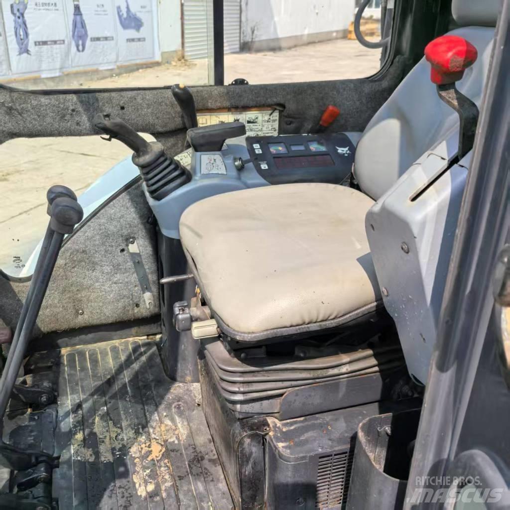 Bobcat 331 Mini pelle < 7t