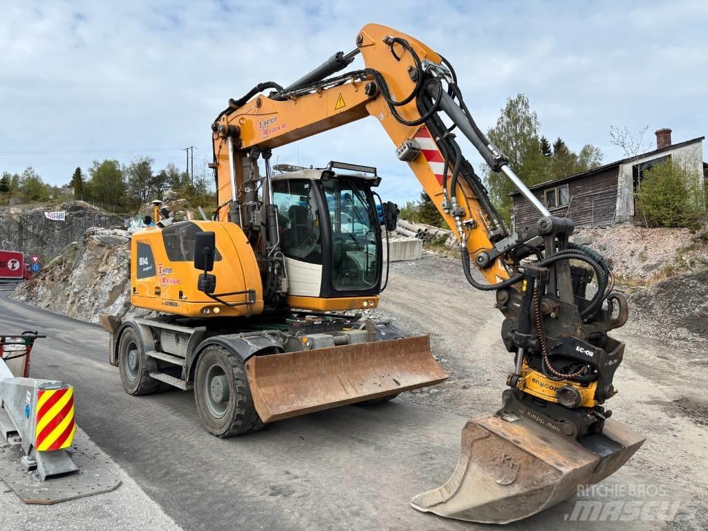 Liebherr A 914 Pelle sur pneus