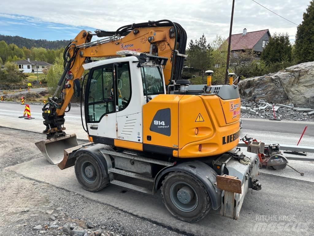 Liebherr A 914 Pelle sur pneus