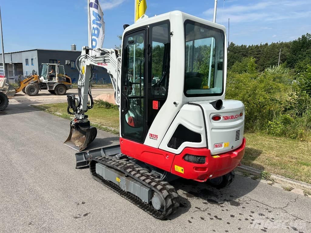 Takeuchi TB 225A V5 Mini pelle < 7t
