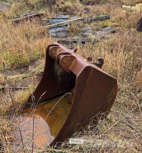 Hitachi ZX 225 US LC Pelle sur chenilles