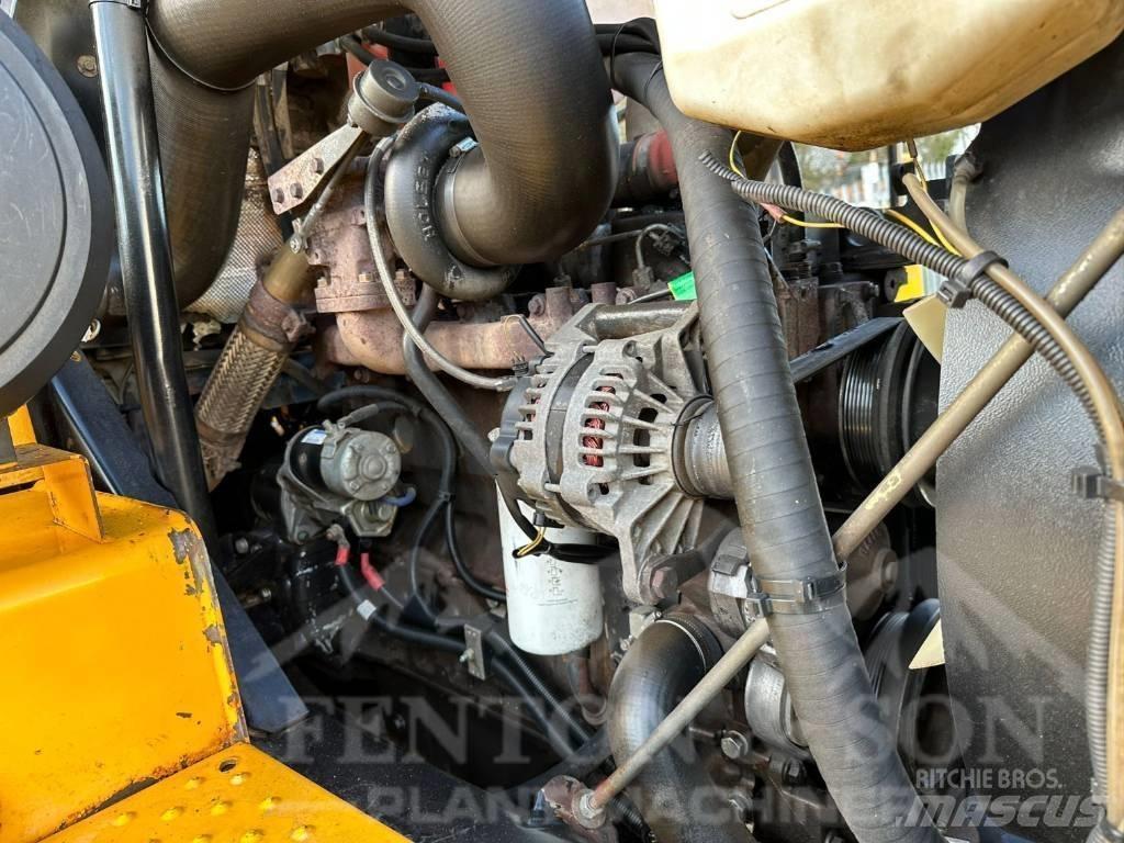 JCB 714 Tombereau articulé