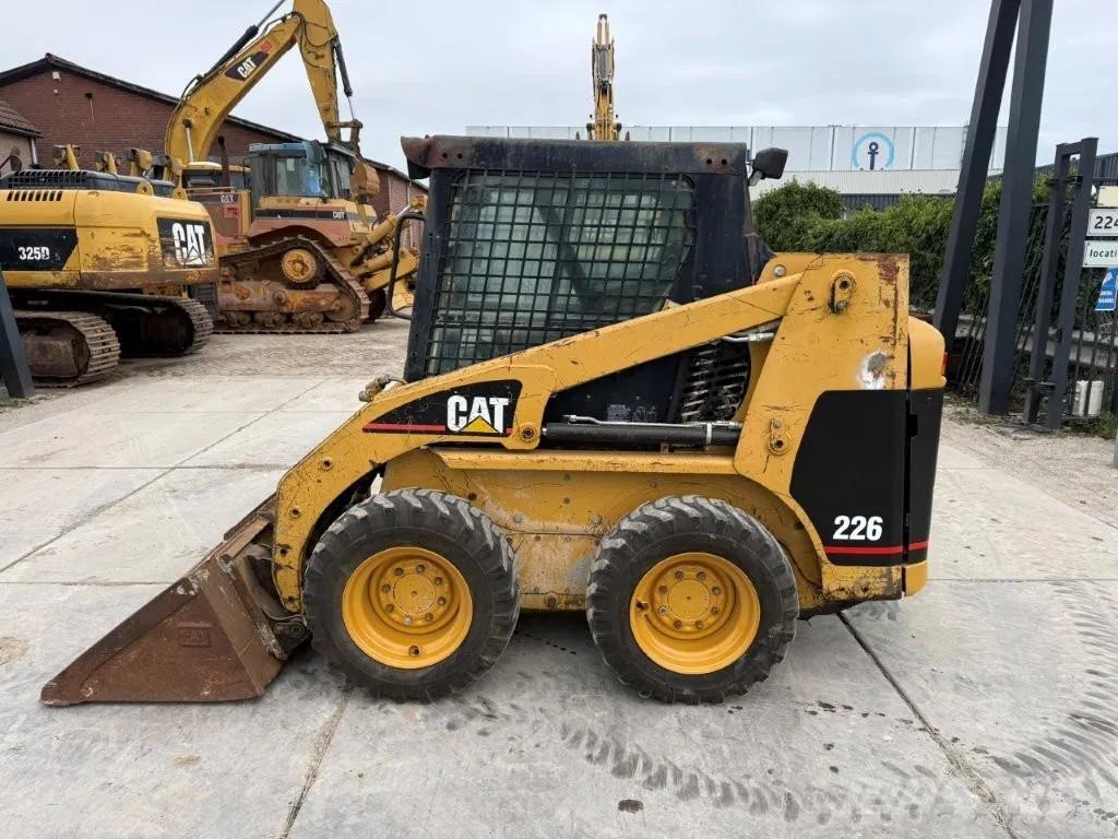 CAT 226B Chargeuse compacte