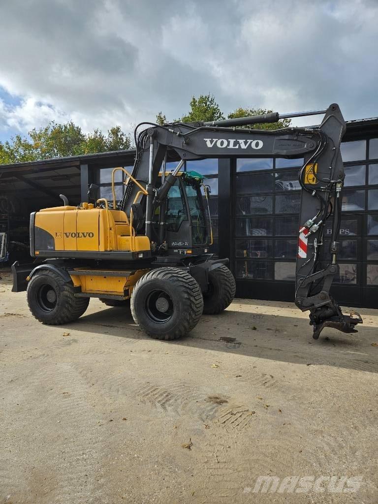 Volvo EW 140 C Pelle sur pneus