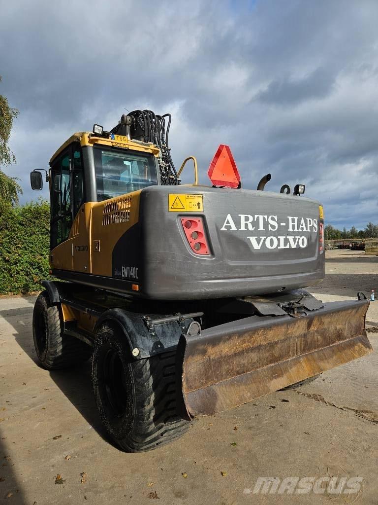 Volvo EW 140 C Pelle sur pneus