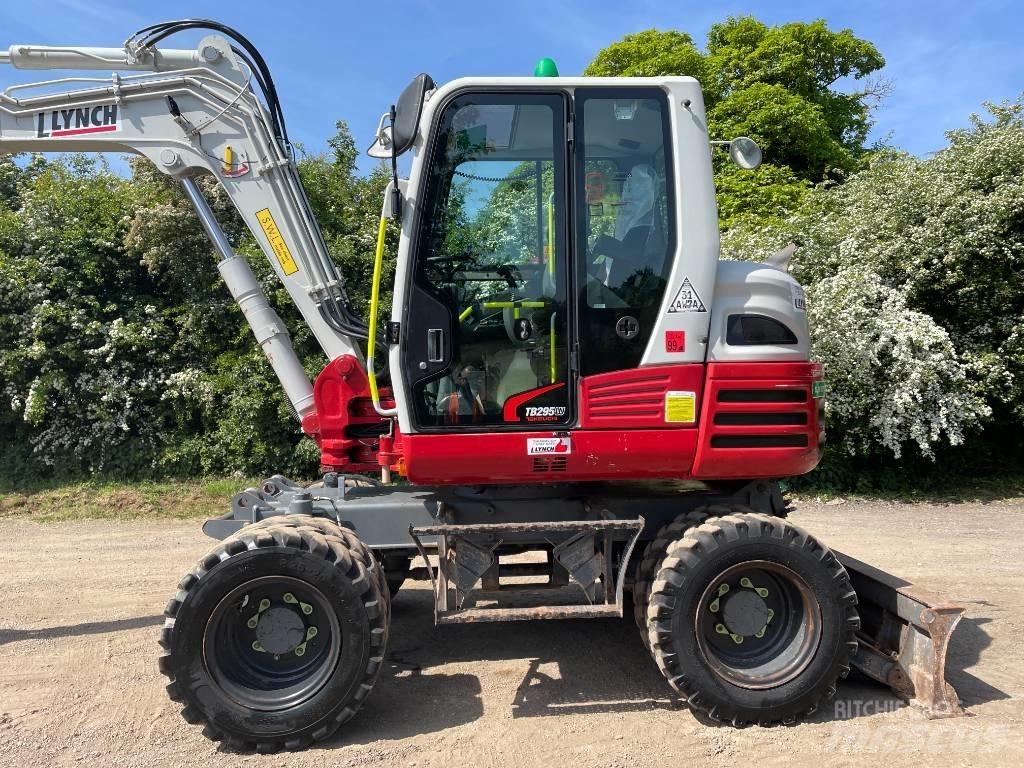 Takeuchi TB 295 W Pelle sur pneus