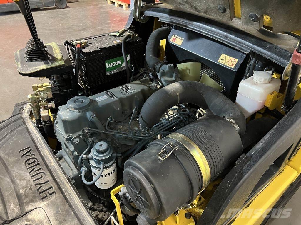 Hyundai 33D-7 Chariots diesel