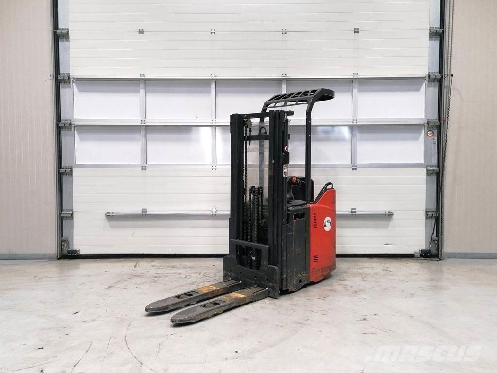 Linde L12SP Gerbeur accompagnant