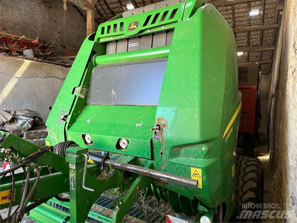 John Deere V461M Presse à balle ronde