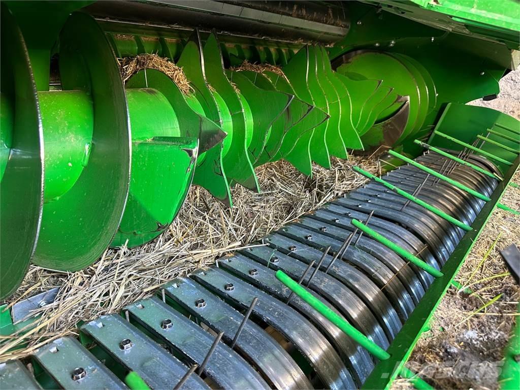 John Deere V461M Presse à balle ronde