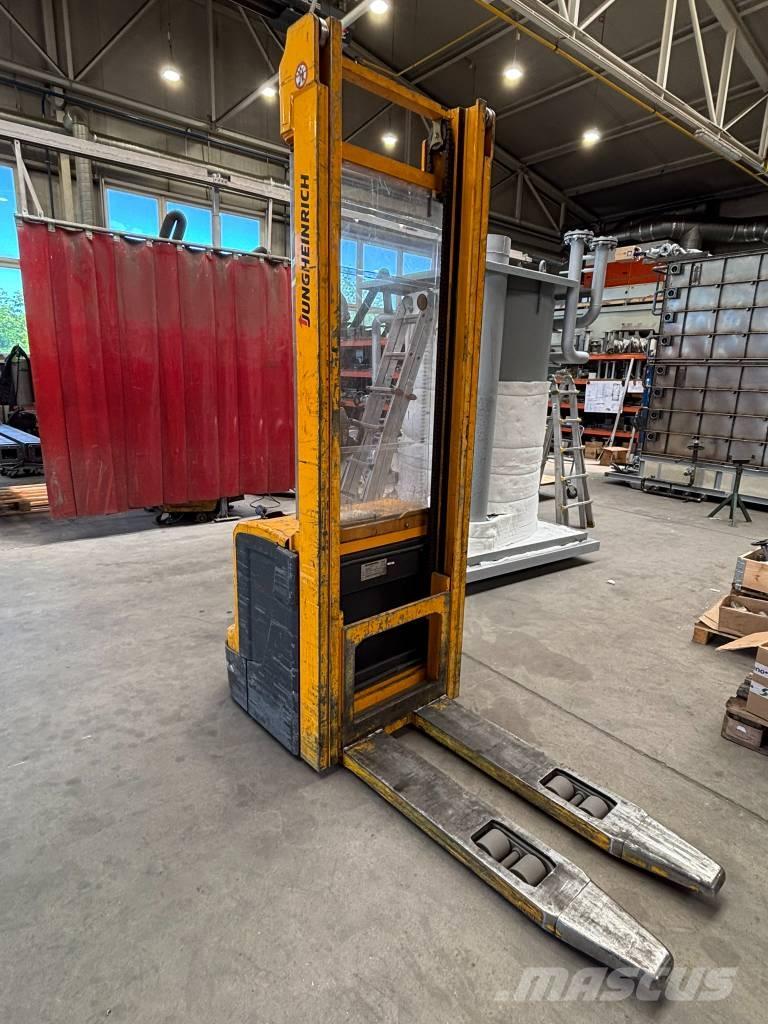 Jungheinrich EJC220 Gerbeur accompagnant