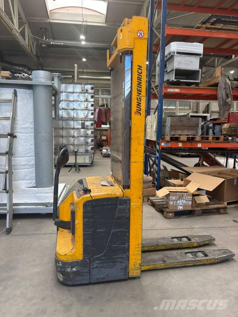 Jungheinrich EJC220 Gerbeur accompagnant