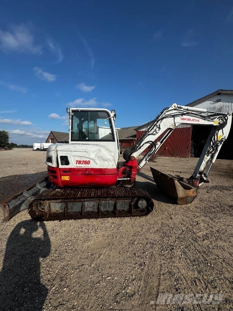 Takeuchi TB 260 Pelle sur chenilles