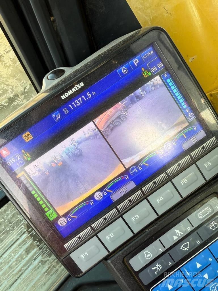 Komatsu HB 365 Pelle sur chenilles