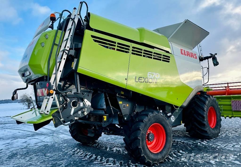 CLAAS Lexion 670 Moissonneuse batteuse