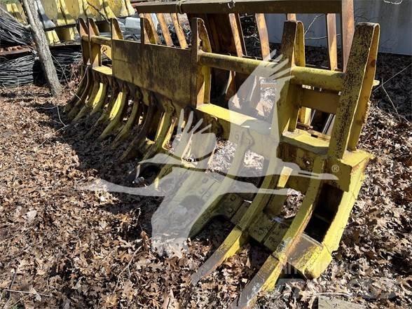 Komatsu D65PX Scarificateur
