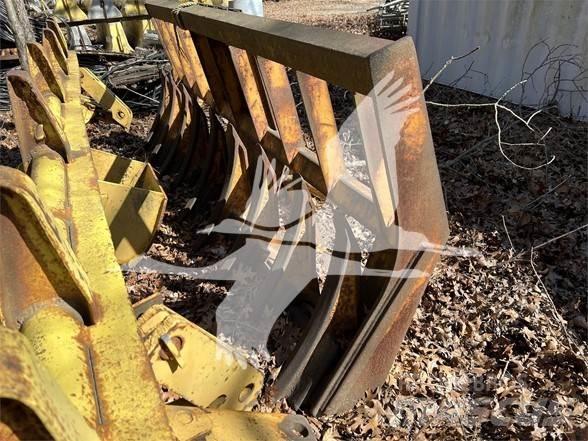 Komatsu D65PX Scarificateur