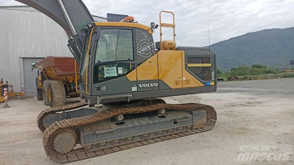 Volvo EC 250 EL Pelle sur chenilles