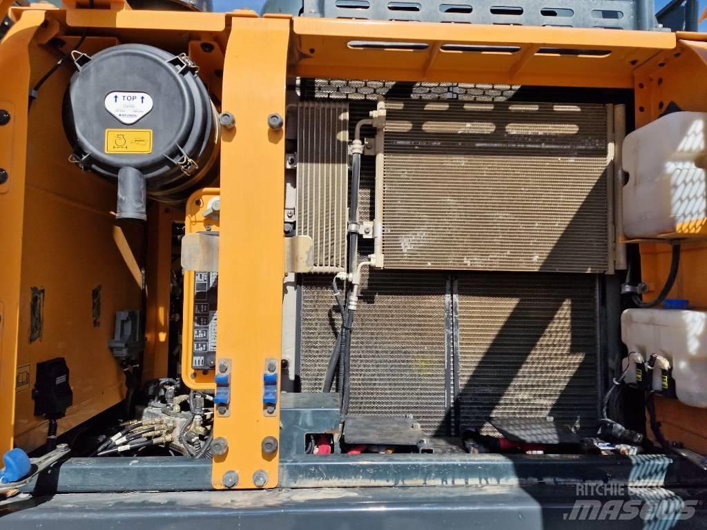 Hyundai HX 220 L Pelle sur chenilles