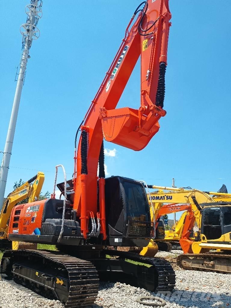Hitachi ZX 200 Pelle sur chenilles