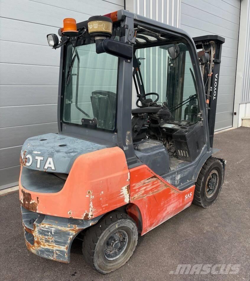 Toyota 8 FDF 25 Chariots diesel