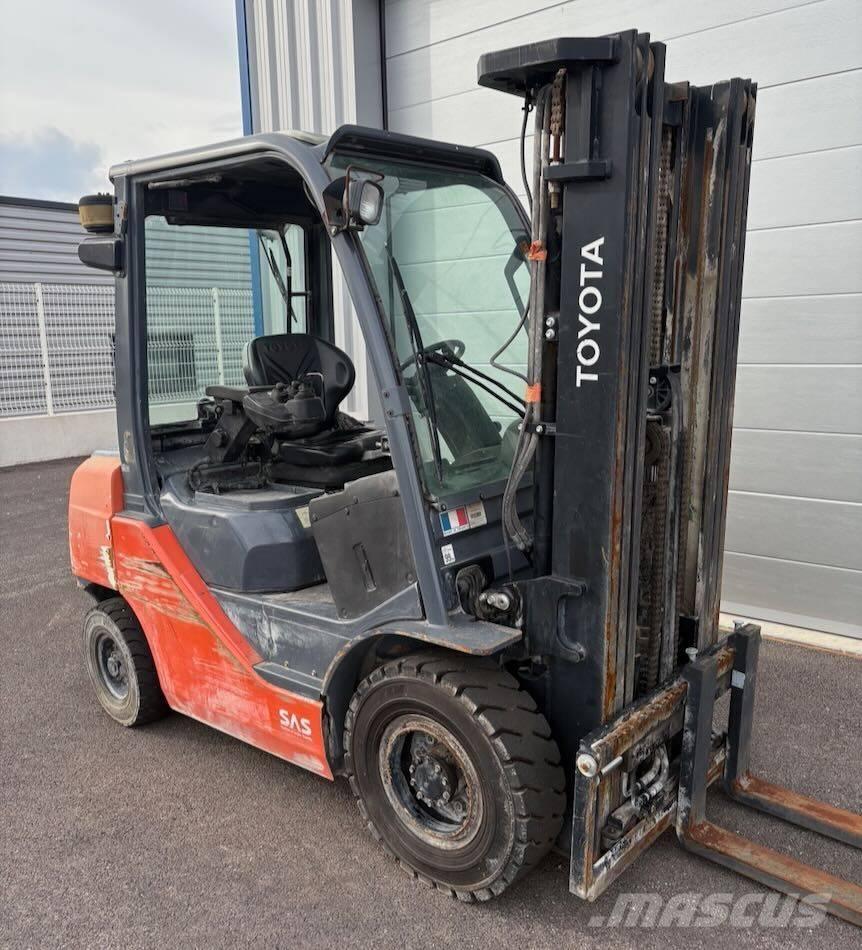 Toyota 8 FDF 25 Chariots diesel