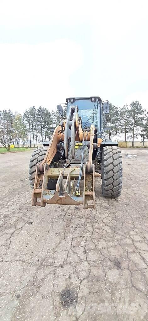 CASE 721 G Chargeuse sur pneus