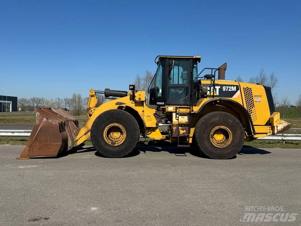CAT 972M Chargeuse sur pneus